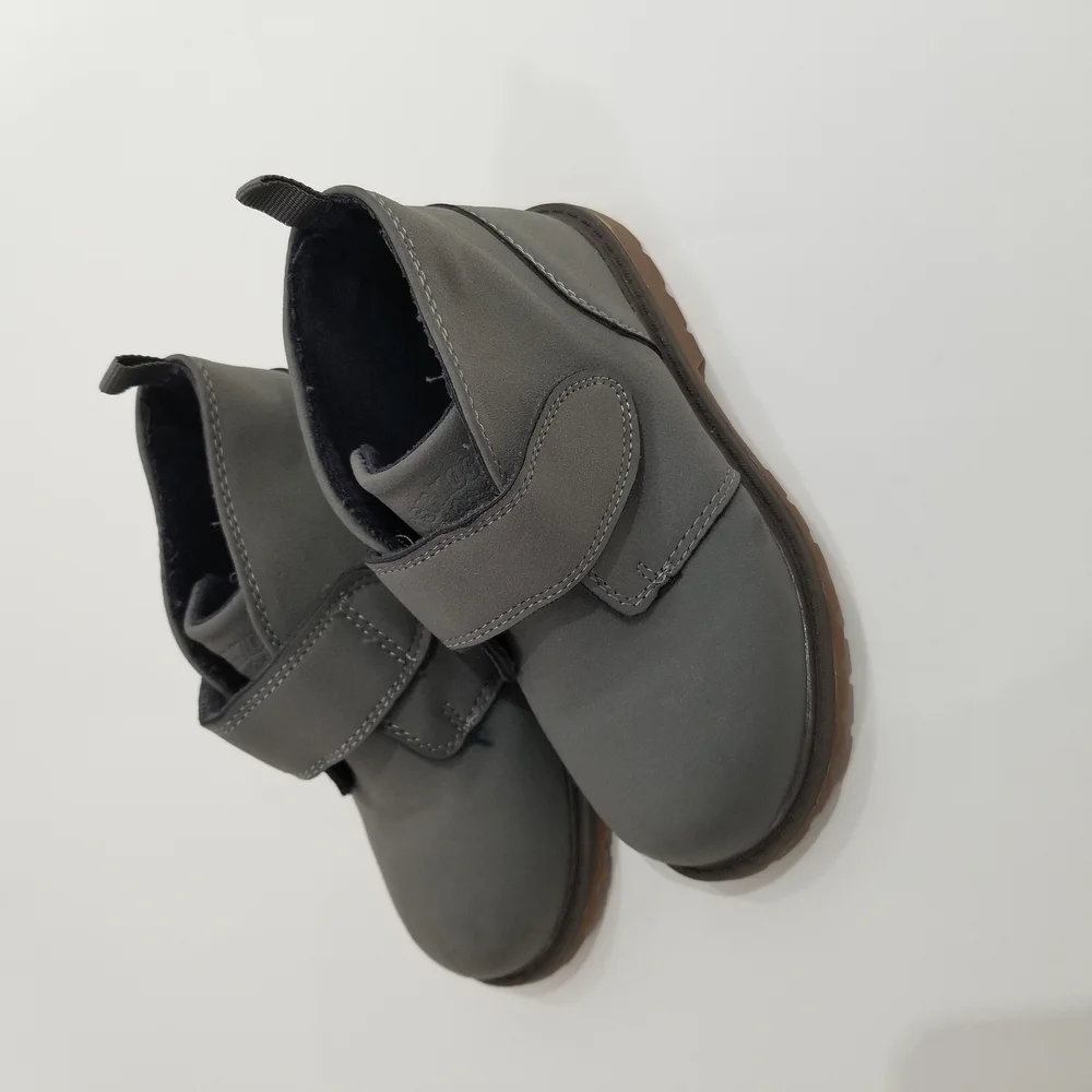 OshKosh B'gosh Gray Ankle Boots with Elastic Side Panel little boy size 9